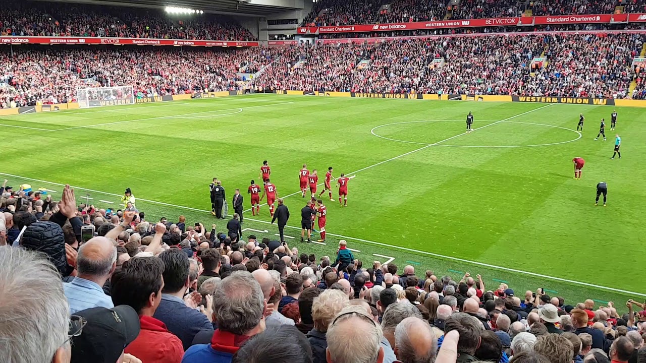 Celebrations with Klopp after Sadio Mane's goal vs Crystal Palace at Anfield 19/08/2017