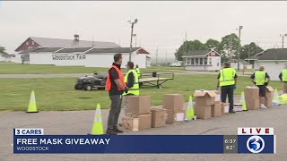 3Cares event gives out free masks in Woodstock