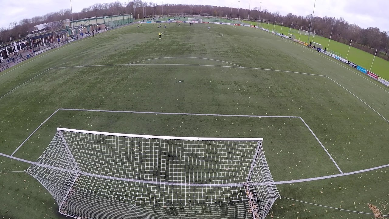 OLIVEO JO13-1 - Wilhelmus JO13-3 jeugdvoetbal wedstrijd