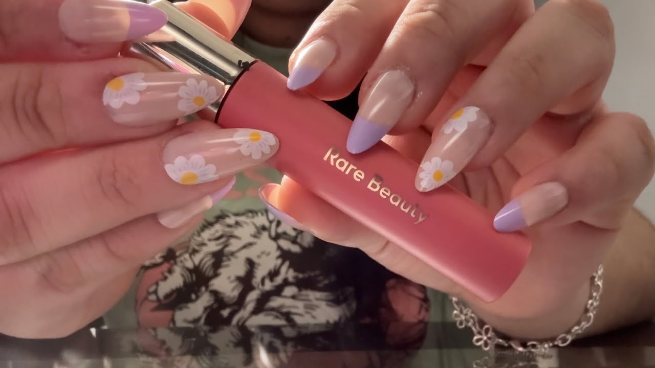 TAPPING ON MAKEUP PRODUCTS ASMR