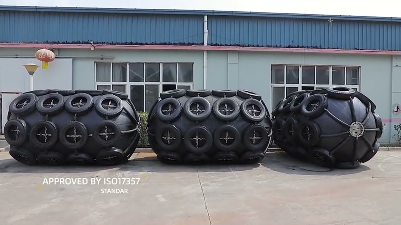 Floating Pneumatic Rubber Fender with Chain and Tire Jacket.