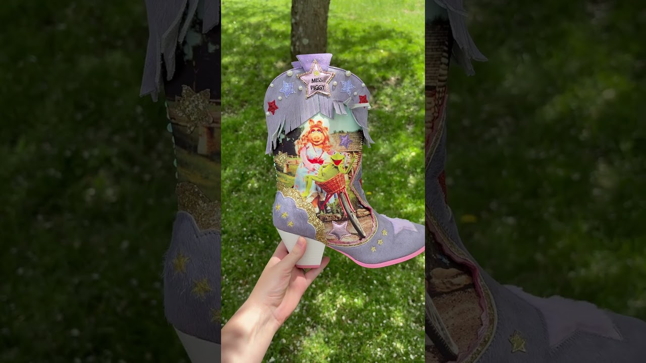 my new boots from irregular choice !! kermit and piggy 💚