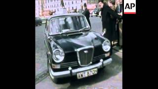 SYND 18-3-74 MPS ARRIVE AT HOUSE OF COMMONS TO VOTE ON QUEEN'S SPEECH
