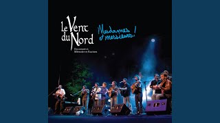 Video thumbnail of "Le Vent du Nord - Les Amants Du Saint-Laurent"