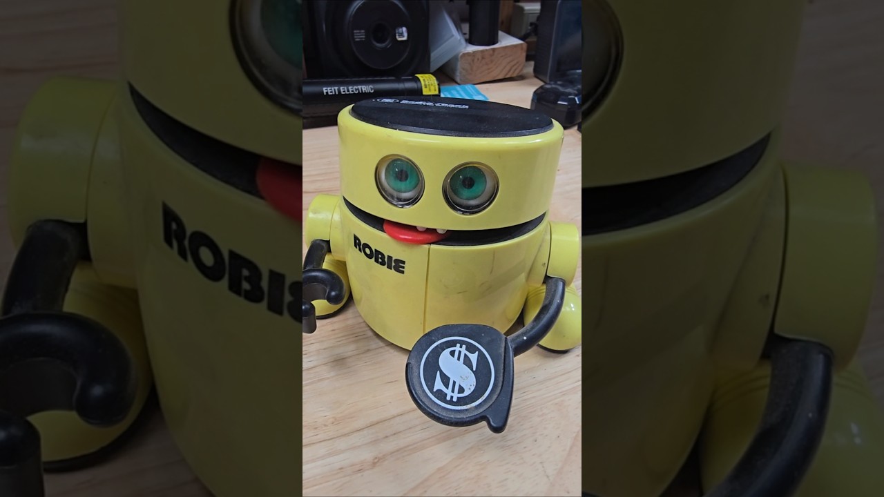 1980s Robie Robot from Radioshack! - YouTube