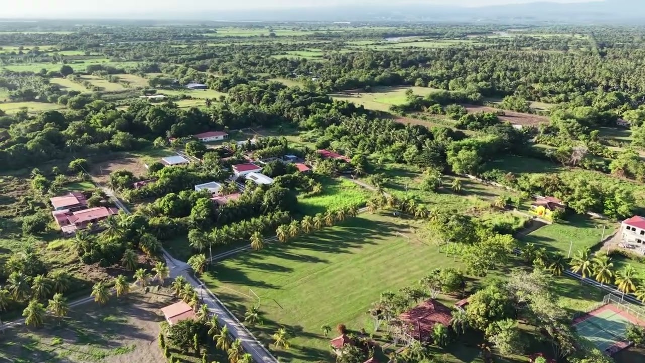 MAS DE UNA MANZANA EN VENTA