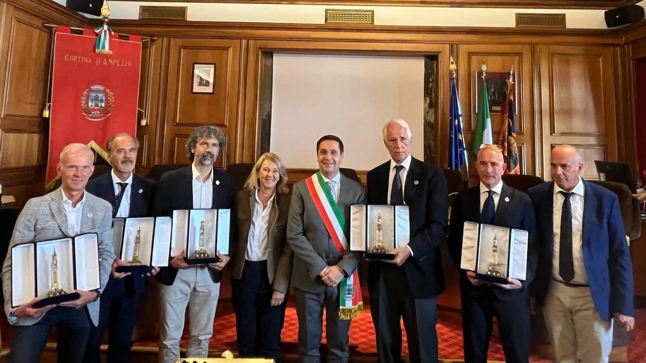 Il "Campanile di Cortina" ai protagonisti dei Giochi riaccende il dibattito sull'eredità olimpica
