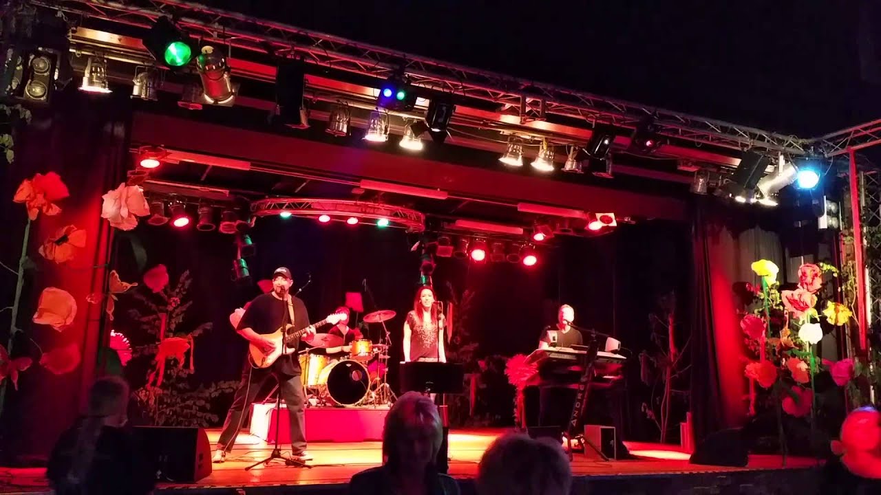 Partyband Highlive : Skandal im Sperrbezirk