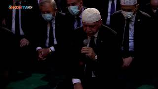 Hurbaşkanı Erdoğan, Ayasofyada Namaz Öncesi Kuran-I Kerim Okudu