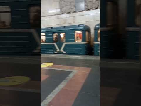 Videó: Avtozavodskaya metróállomás Moszkvában