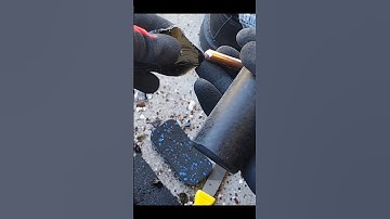 This was a rough flake. Flint knapping challenge.#obsidian #indigenous#flintknapping