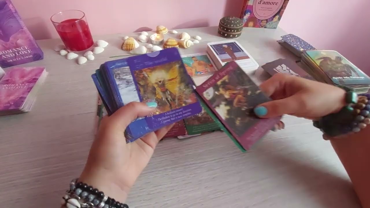 QUALCUNO TI OSSERVA MA DEVE CHIUDERE COL PASSATO PRIMA #TAROCCHI #LETTURATAROCCHI 