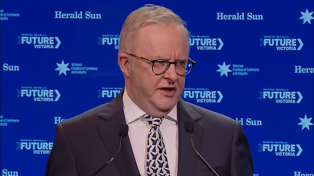 Albanese heckled during speech at Future Victoria Summit