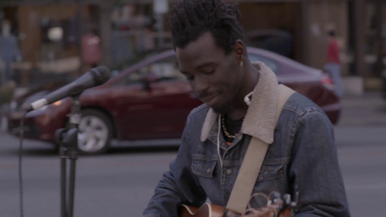 Eric Burton of Black Pumas - Busking in Austin - YouTube