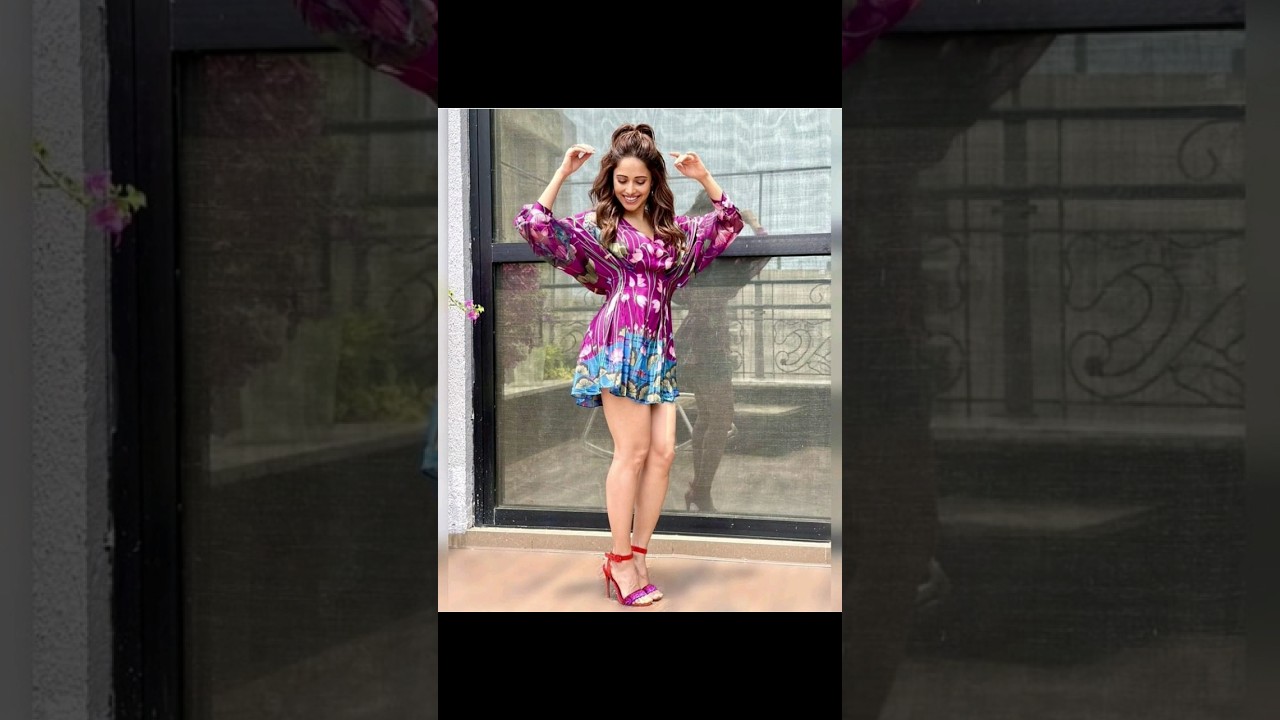 NUSRAT BHARUCHA 😃😃PUNCHNAMA GIRL 