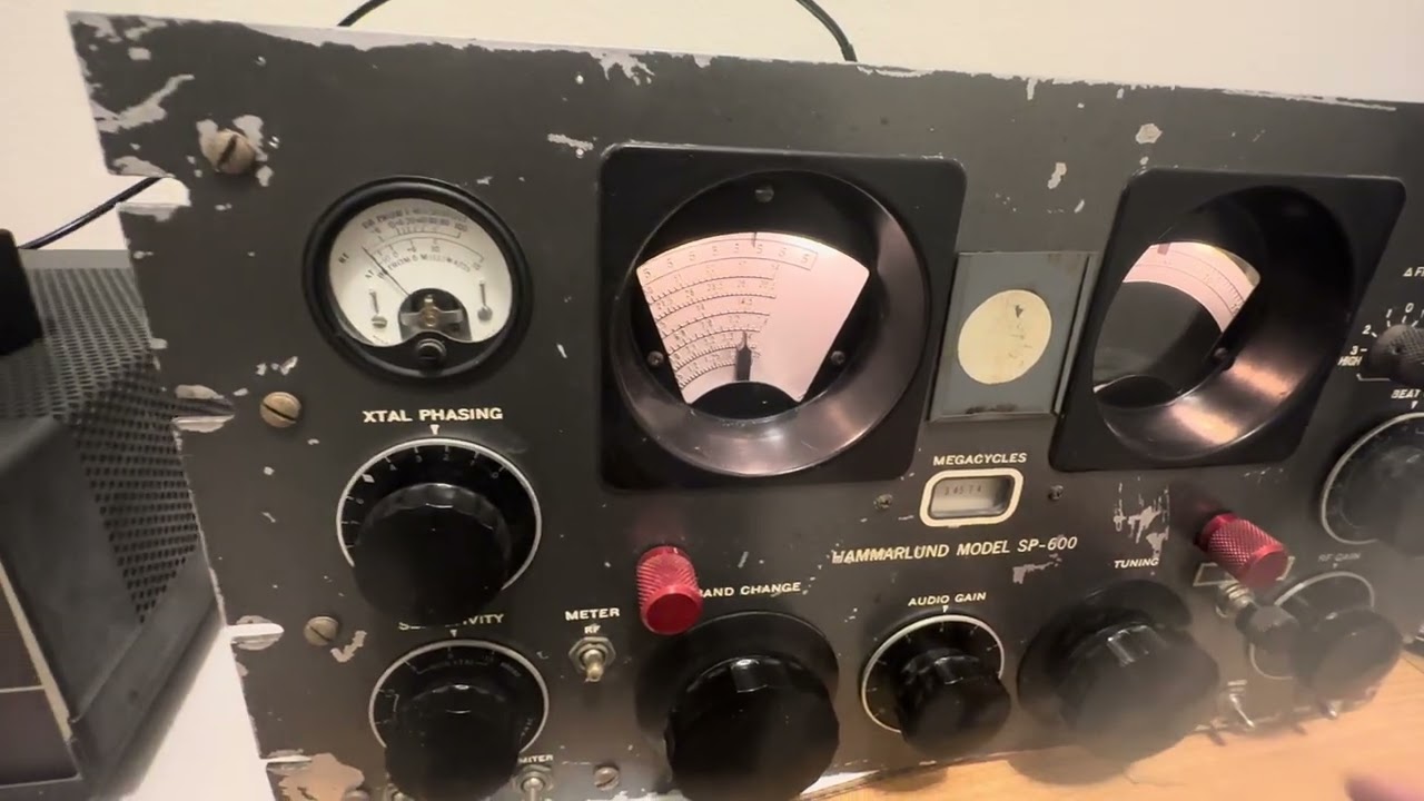 Hammarlund SP-600 receiver. Huge long demo SSB and AM ham bands