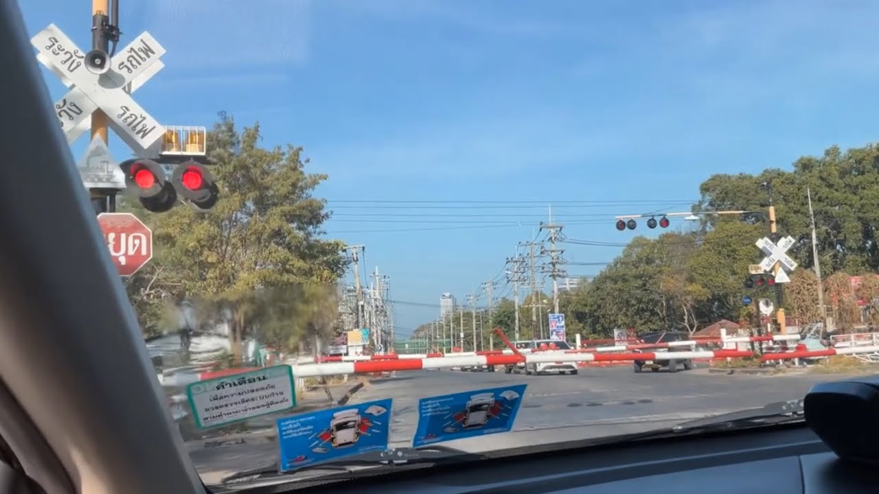 Thailand railroad crossing 4