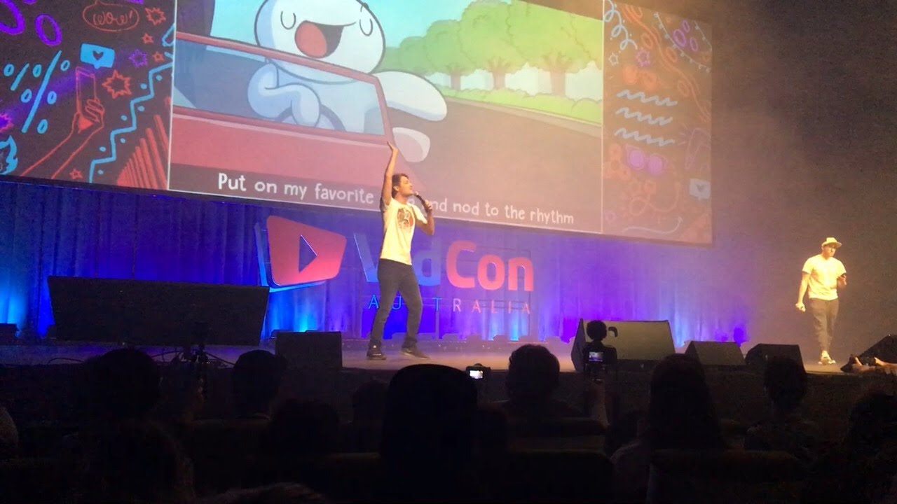 LIFE IS FUN' LIVE PERFORMANCE BY THEODD1SOUT & SOMETHINGELSEYT
