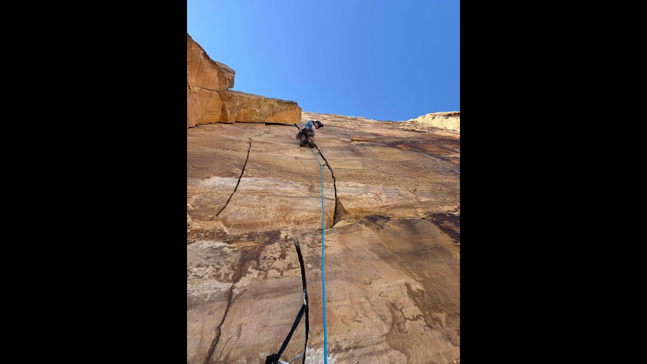 The Schwa! Splitter Crack in Red Rock!