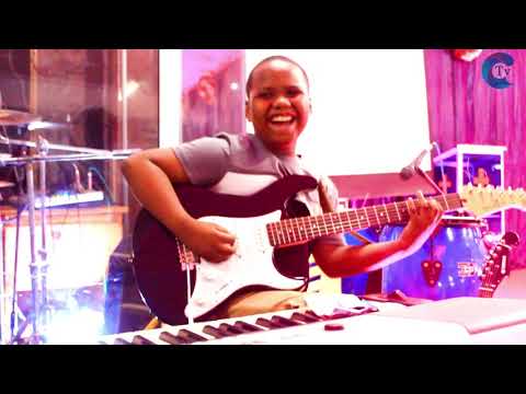 Dr Ipyana Ft Ambwene Mwasongwe UBHAGHILE You Are Able Unaweza Guiter Cover By Moses Udoba