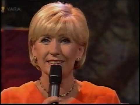 Willeke Alberti - Waarom Zijn We Met Kerstmis Niet Bij Elkaar (1995)