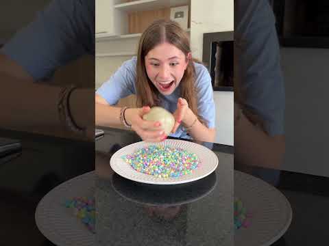 She made a giant gummy candy 🍬✨