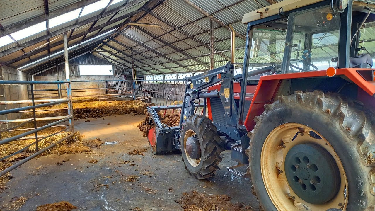 Vlogas!🔥Wyrzucanie Obornika💩 jakie lampy do obory?Budowa Pomostu?!🚜