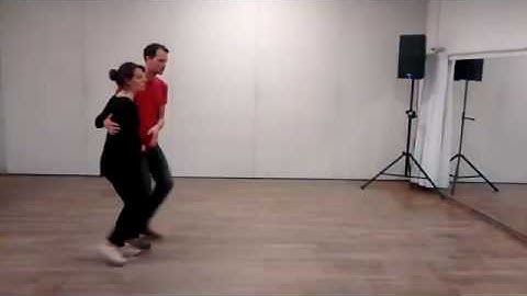 Level 1 Lindy Hop - class 05 - swing out focus points and changing triple steps