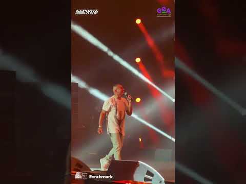 ماس على ياقوت هموت عليها موت من رقة الصوت آهين يا بابا