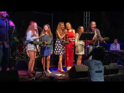 Palisades Rocks the 4th Finale - This Land Is Your Land