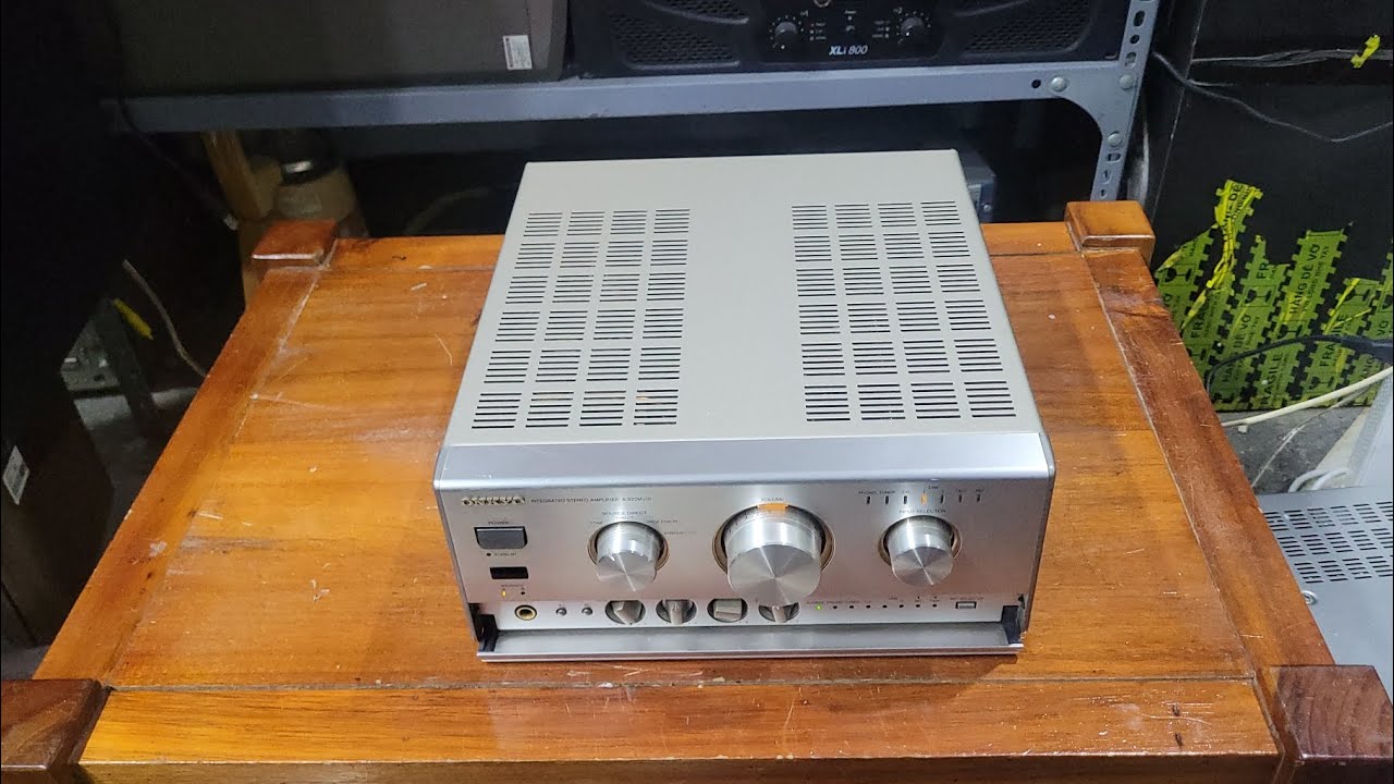 Rare limited edition Onkyo A922M LTD amplifier. 98% condition
