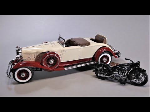 1932 Chrysler Imperial 8 Indian Motorcycle Gangbusters Figures 1/25 Scale Model Kit Build Review MPC