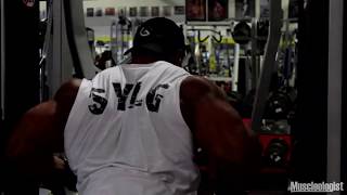 Phil Heath Doing Isolateral Low Rows