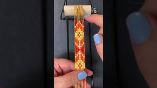 Loom Beading: Making More Space Resimi