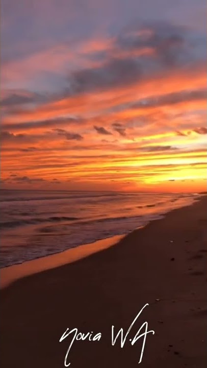 Sunset in Pantai Uluwatu - Bali | Always beautiful #bali #shorts #uluwatu #beach #sunset #senja