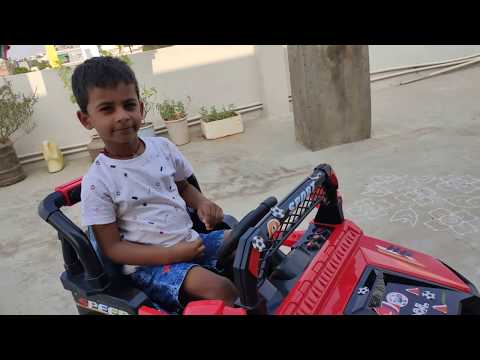 koushik-pretend-play-with-toy-cars-|-hot-wheels-city