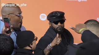 Fally Ipupa arrive à la cérémonie Les Flammes 2024 à Paris - 25.04.2024