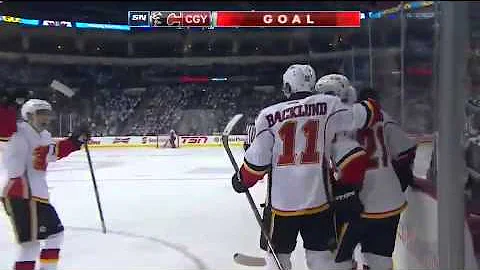 Raymond scores after HUGE hit on Wideman