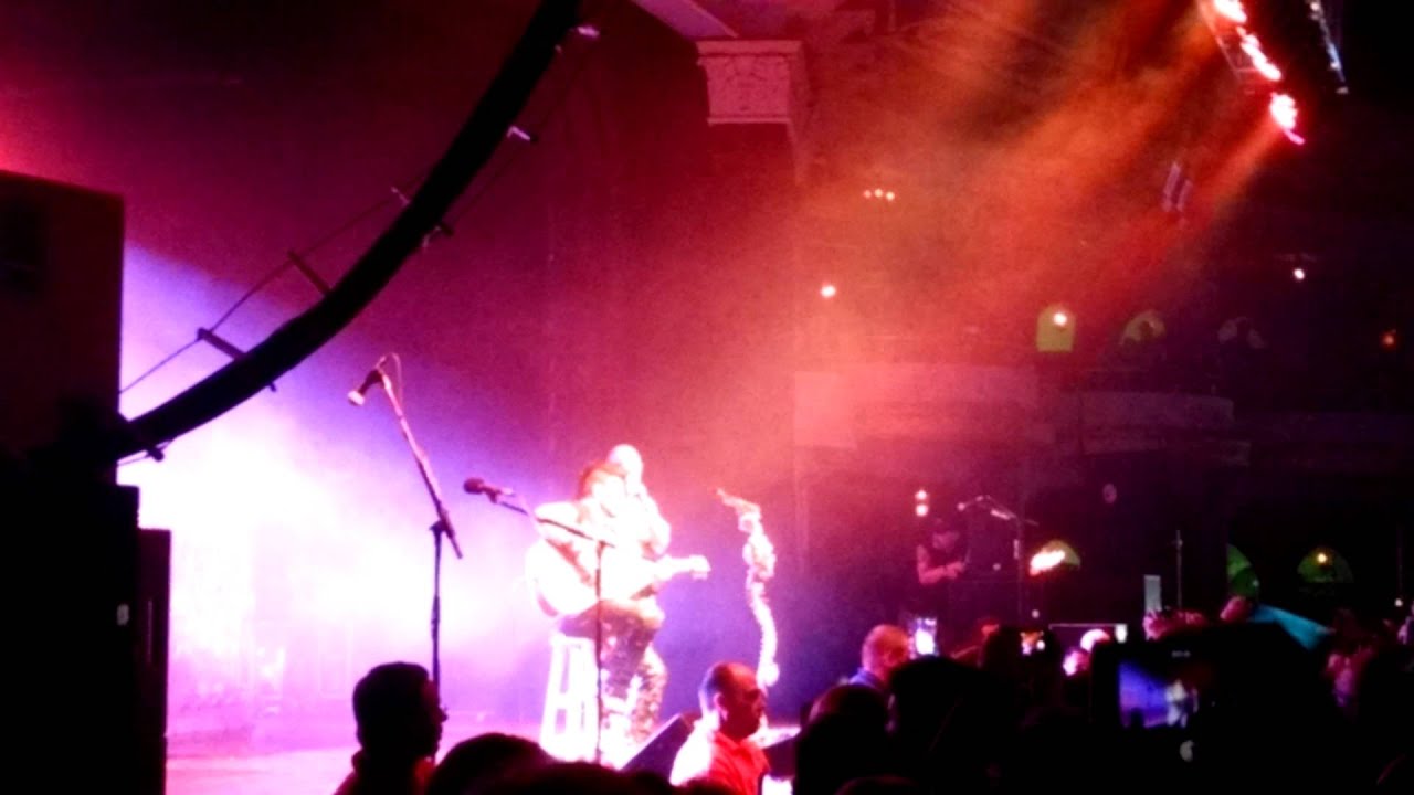 Five Finger Death Punch - Remember Everything (acoustic) - Rocking The Rave in Milwaukee on 05/08/15