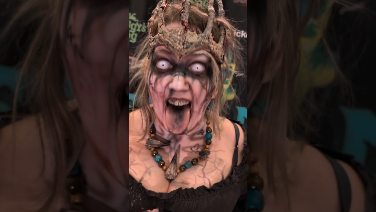 They're winning Halloween 👌 #halloween #costume