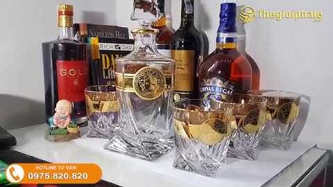 Bộ bình rượu pha lê Versace mặt chiến binh mạ vàng 24k