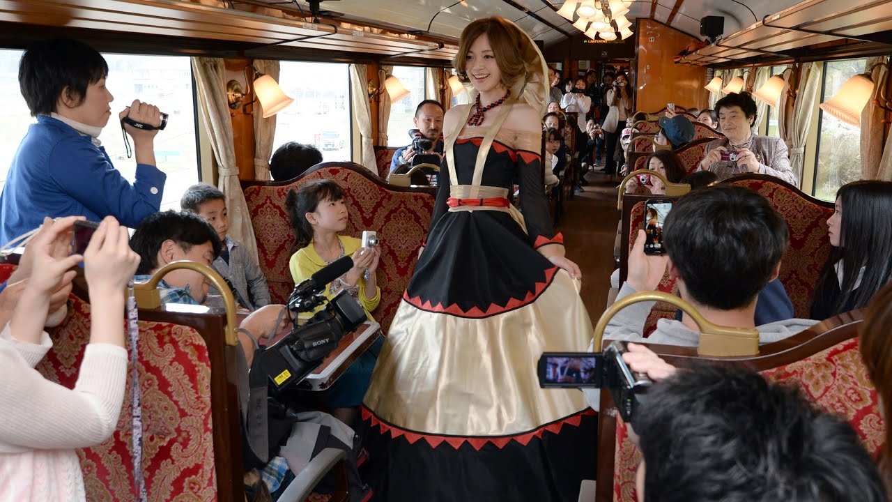 明日を夢見るドレス 入賞作品のドレス制作を服装科2年有志学生が担当 服飾 ファッション専門学校の文化服装学院