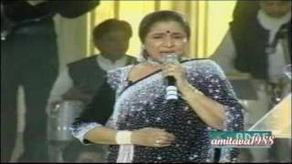 Vignette de la vidéo "Aaja Aaja - Asha Bhosle Live"