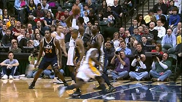 Josh McRoberts two handed slam