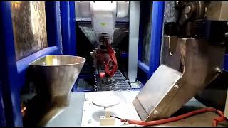 PolyCLEAN:  Hot steel sample collection and demolding unit