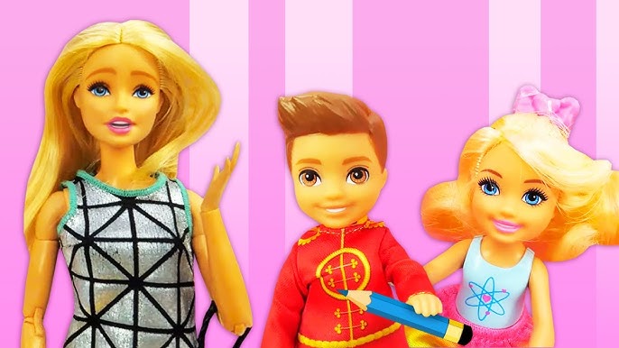 A festa no andar de cima! Novelinha da boneca Barbie em português 