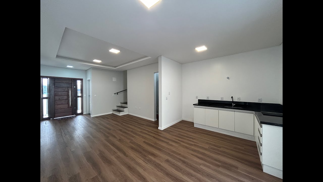 Venda - Casa com 03 quartos no bairro Bom Retiro