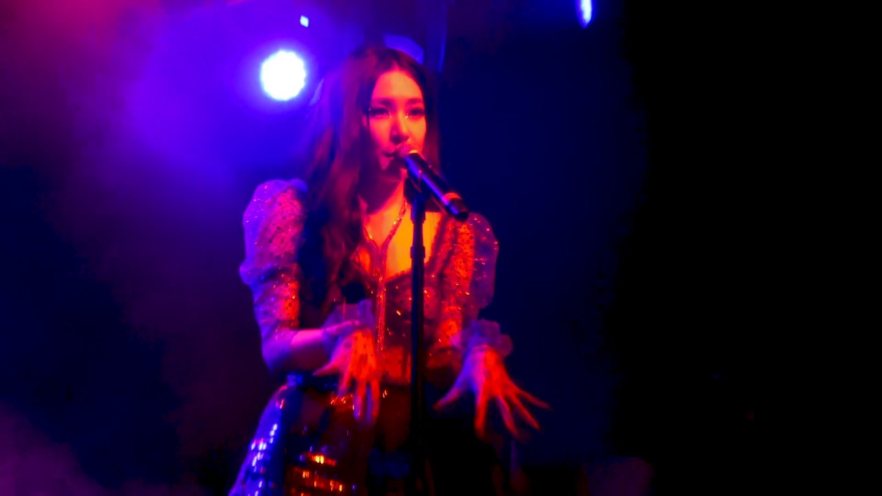 [4K] Tiffany Young - Runaway @ Magnetic Moon Tour - Trees Dallas 191116