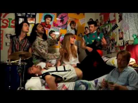 Boy Crisis - Dressed to Digress