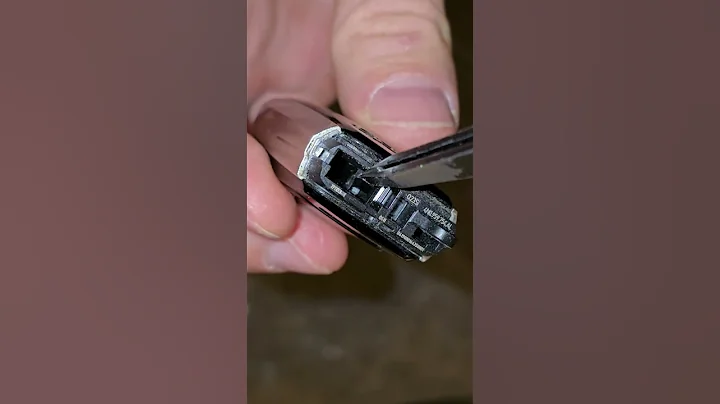 How to change car key battery. Audi A7.           #audi #replacebattery #carkey #replacementguide